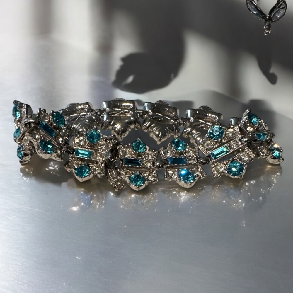 Vintage ‘40s Signed Bogoff Blue Rhinestone Clasp … - image 1